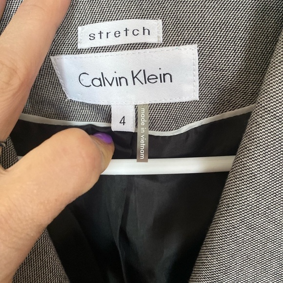 Like new Calvin Klein ladies stretch size 4 blazer - Picture 3 of 6